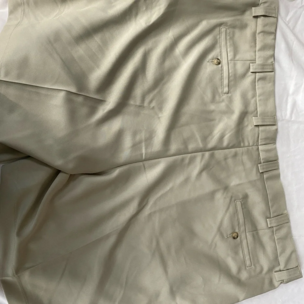 . Mens Oak Hill Waist-Relaxer Microfiber Shorts, Khaki, Size 54 - Picture 3 of 6